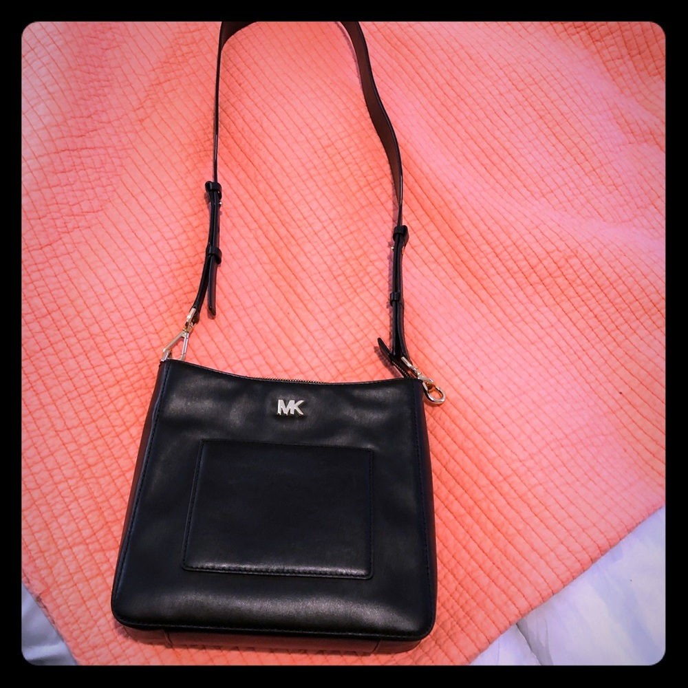 Black Michael Kors Cross Body Purse Handbag